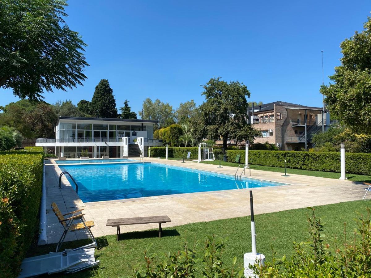 Apartamento En Country Pilar Piscina Parrilla Propia Hasta 4 Personas 外观 照片